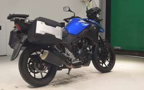 SUZUKI Vｽﾄﾛｰﾑ250A