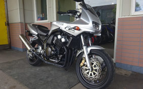 YAMAHA FZ400 1997 4YR