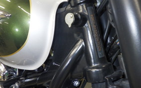 TRIUMPH BONNEVILLE T100 2012