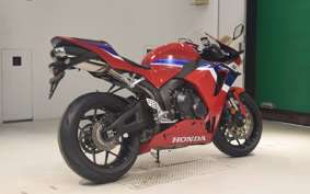 HONDA CBR600RR 2025 PC40