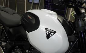 TRIUMPH TRIDENT 660 2026