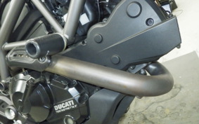 DUCATI HYPERSTRADA 820 2013