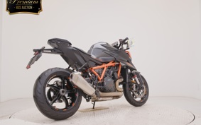 KTM 1290 SUPER DUKE R 2022
