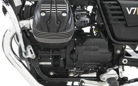 MOTO GUZZI V7 アニベルサリオ 2017