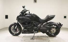 DUCATI DIAVEL 2013