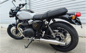 TRIUMPH BONNEVILLE T100 2026 DB0G23