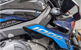 BMW M1000R 2024 0E81