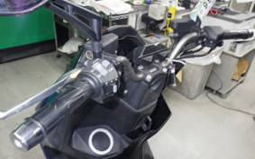 KYMCO KRV180TCS 2015