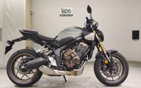 HONDA CB650R E-Clutch 2026 RH17