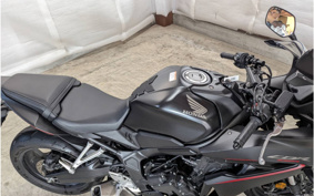 HONDA CBR650R E-Clutch 2025 RH17