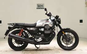 MOTO GUZZI V7 STONE 3