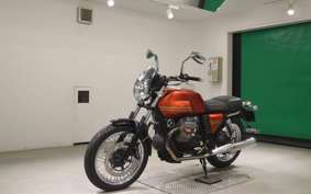 MOTO GUZZI V7 CLASSIC 2012