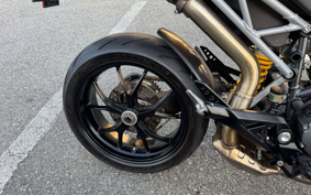 DUCATI  DUCATI  HYPERMOTARD 796 2011 ZDMB101AABB