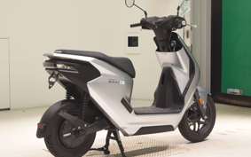 HONDA EM1 e: 2006 EF16