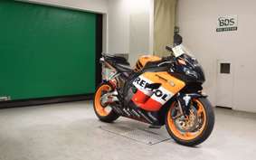 HONDA CBR1000RR 2005 SC57