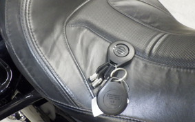 HARLEY FLHXSE 1800CVO 2015