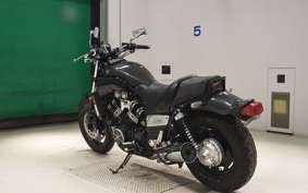 YAMAHA VMAX 2000