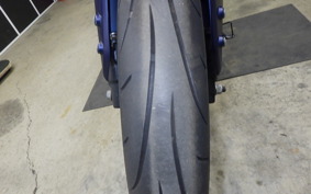 YAMAHA YZF-R15 2020