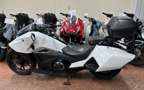 HONDA NM4 VULTUS -02 2017 RC82