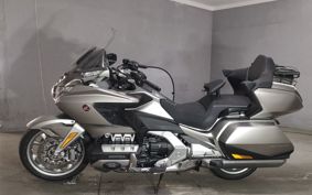 HONDA GL1800 TOUR DCT SC79