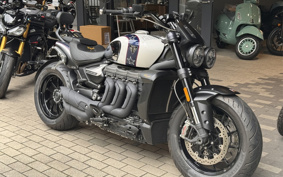 TRIUMPH ROCKET 3RI- BELL KU KNEE 2025 YBY2BJ