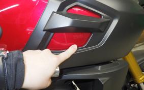 SUZUKI Vｽﾄﾛｰﾑ1000A 2025