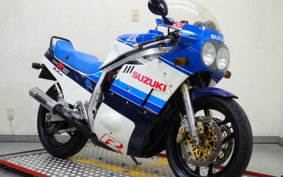 SUZUKI GSX-R750 1985 GR71F