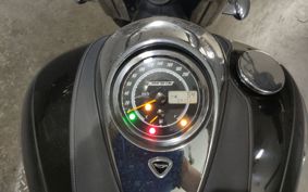 TRIUMPH THUNDERBIRD COMMANDER 2014 TNB15C