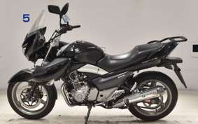SUZUKI GSR250F