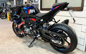 BMW M1000R 2024 0E81