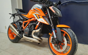 KTM 1290 SUPER DUKE R EVO V3940
