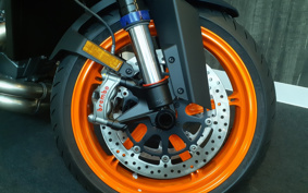 KTM 1290S-DUKE-R V3940