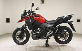 SUZUKI Vｽﾄﾛｰﾑ250 2018