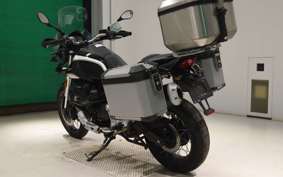 MOTO GUZZI V85 TT 2022