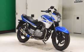 SUZUKI GSR250 2015