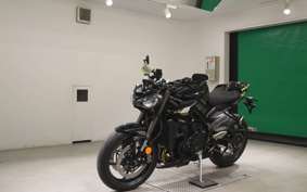 TRIUMPH STREET TRIPLE RS 2025