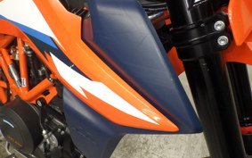 KTM 690 SMC R 2024