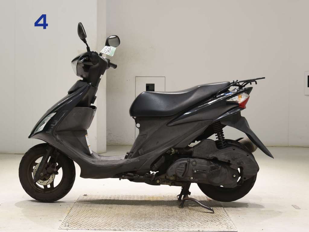 Фото Suzuki ADDRESS V125 S 1998 с японского аукциона