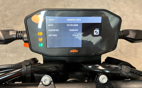 KTM 890 DUKE 2023 TU940