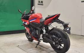HONDA CBR650R E-Clutch 2025 RH17