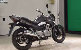 SUZUKI GSR250 2025
