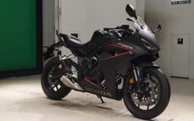 HONDA CB650R E-Clutch 2025 RH17