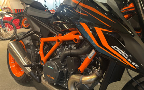 KTM 1290 SUPER DUKE R V3940