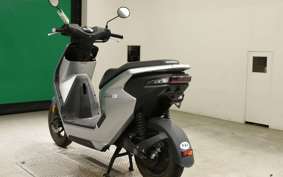 HONDA EM1 e: 2010 EF16