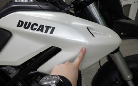 DUCATI HYPERMOTARD 796 2011