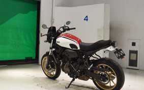 YAMAHA XSR700 2021