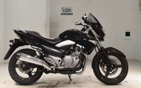 SUZUKI GSR250