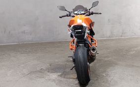 KTM 1290 SUPER DUKE R 2015 V3940