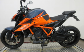KTM 1290 SUPER DUKE R 2022 V3940