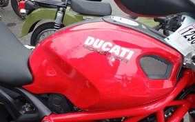 DUCATI MONSTER 696 + 2010